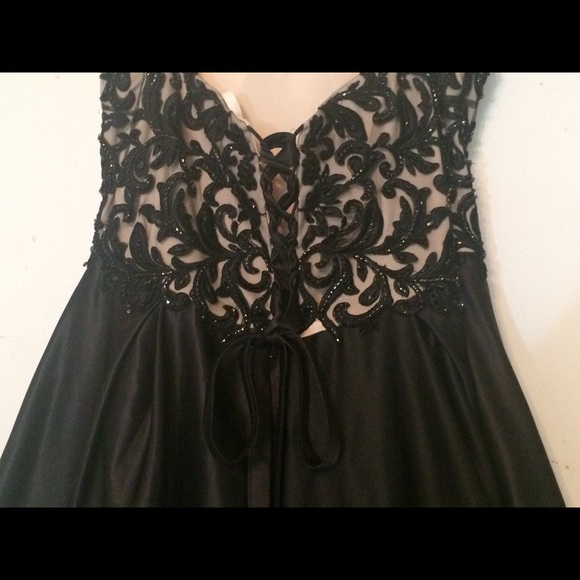 Beautiful black Jovani gown size 20 - Picture 6 of 8